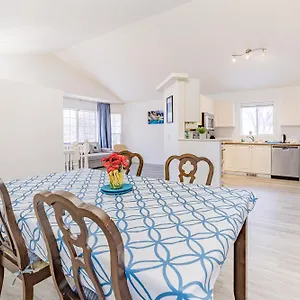  Apartment Main Floor Suite, 3 Bdr, 4bd Spacious And Cozy Canada