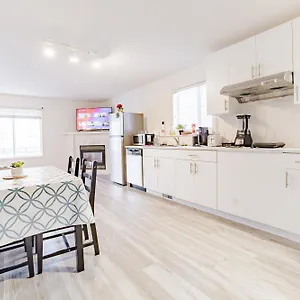  Apartment Walkout Basement Suite, 2 Bdr 4bd, Bright And Spacious Canada